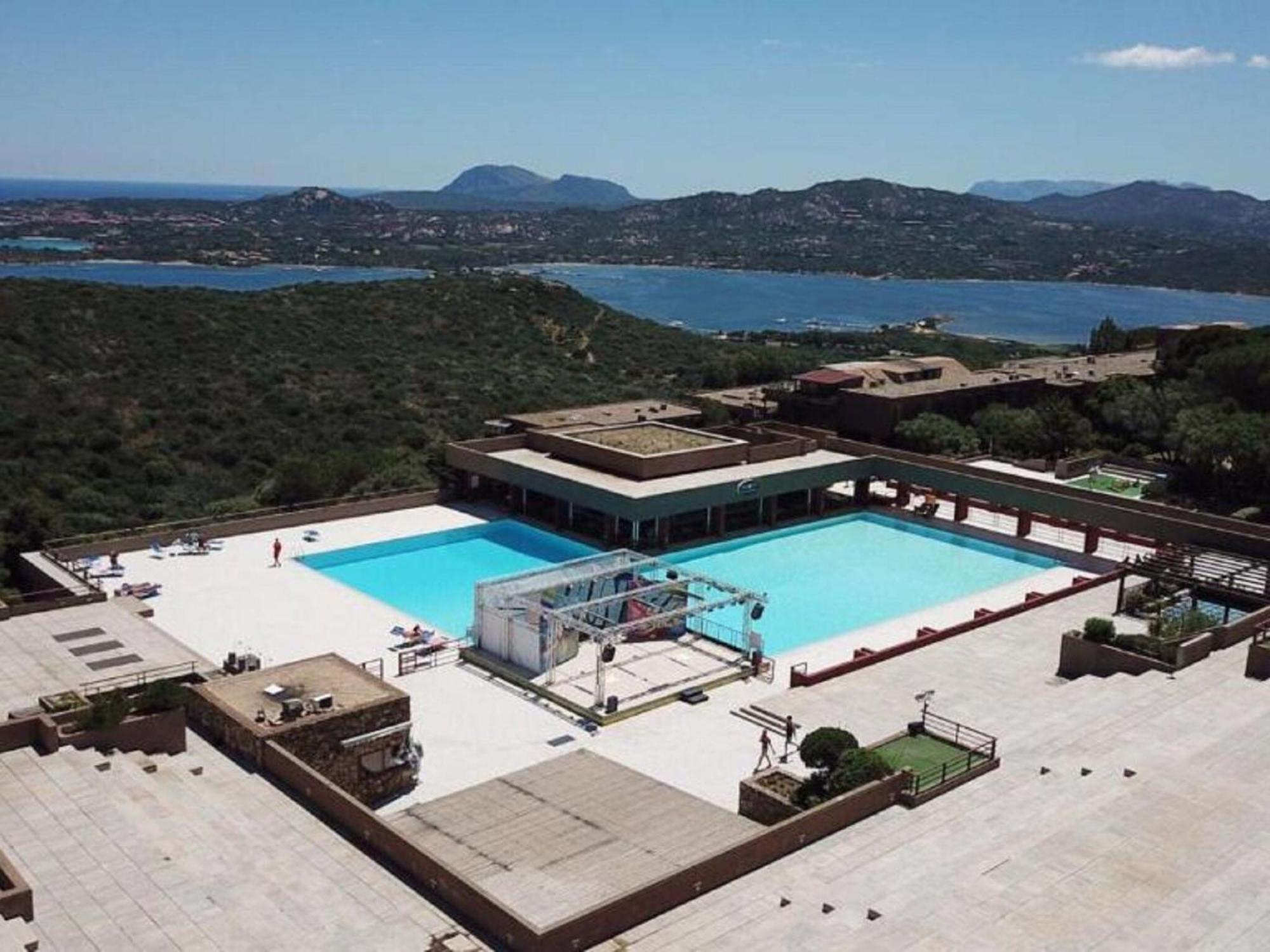 Simplistic In With Garden * Olbia